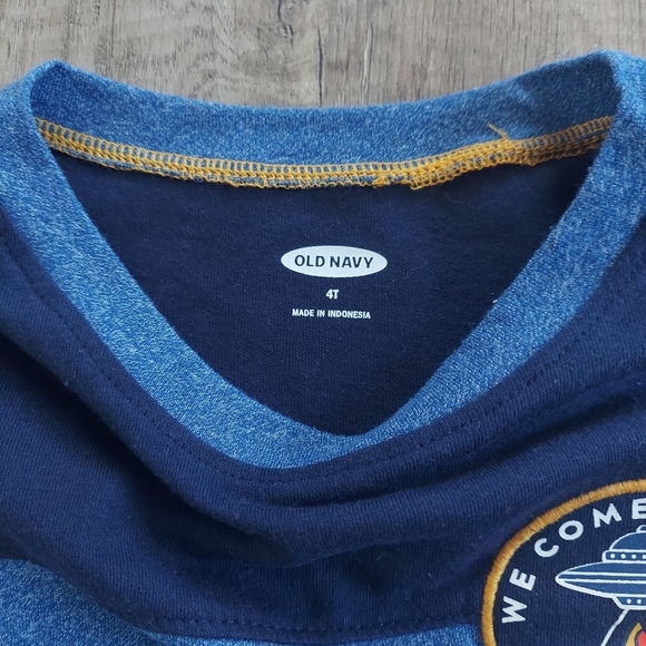 Old Navy Need Space UFO Pizza Brave Strong Long Sleeve Tee Bundle 4T - Picture 5 of 16